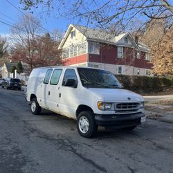 2002 Ford E-250