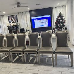 6 Dining Room Chairs 