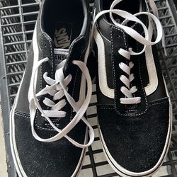9.5 Black and White Vans