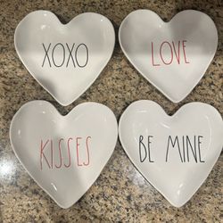 Rae Dunn Heart Plates 🩷