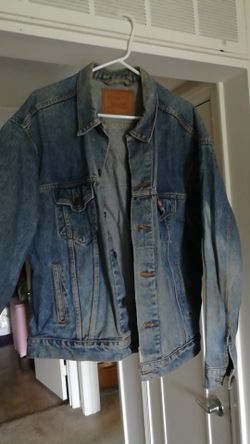 Levi's jean jacket large
