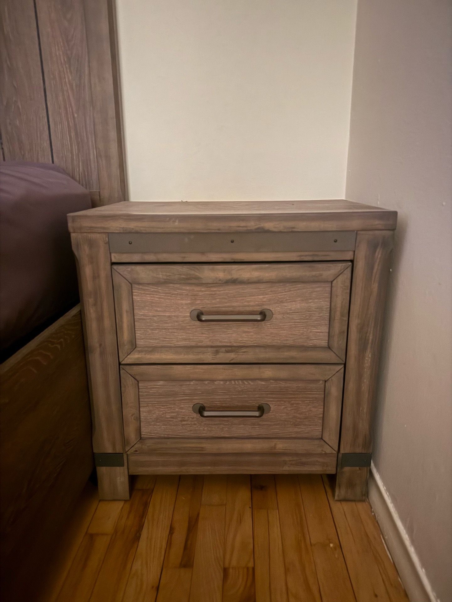 Title Hempstead Nightstand (Reymour & Flanigan)