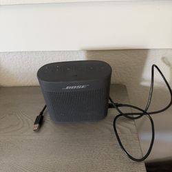 Like new Bose Color Soundlink - sounds incredible - portable & Bluetooth