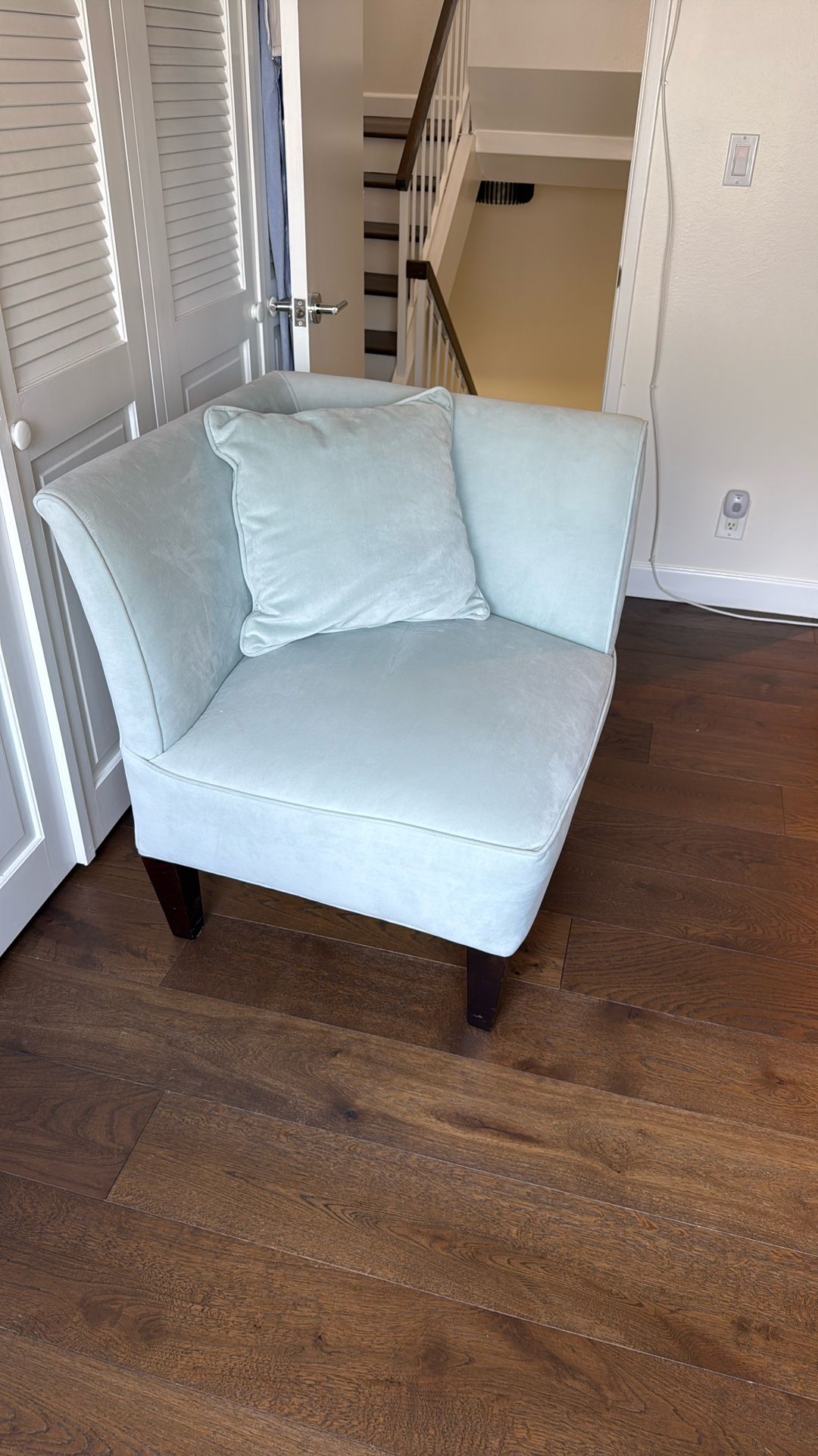 Accent chair