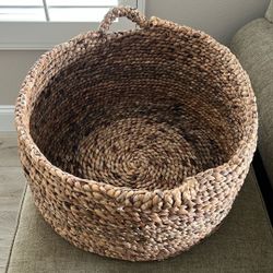 Beautiful wicker basket. 