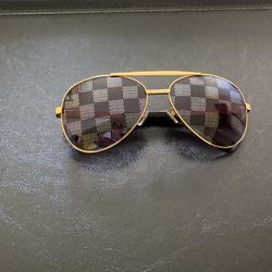 Sunglasses  Louis Vuitton 