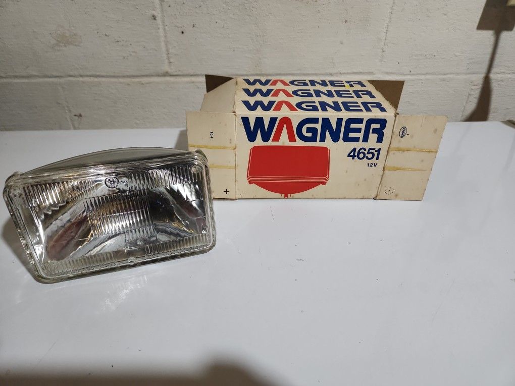 4651 Wagner 12v Headlight Never Used