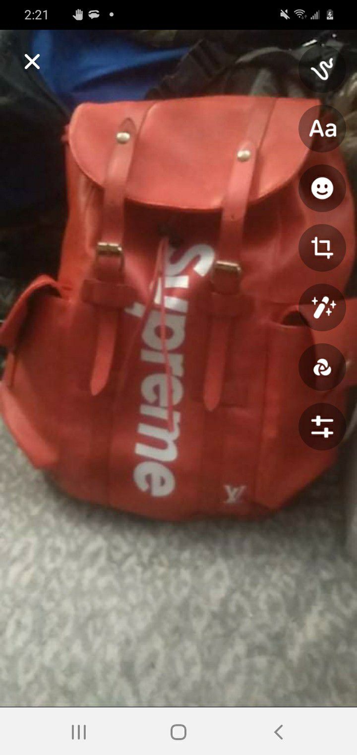 Louis Vuitton × Supreme backpack 