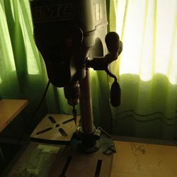 Red Eye 2 Amp 5 Speed Drill Press