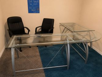 Corner office glass table