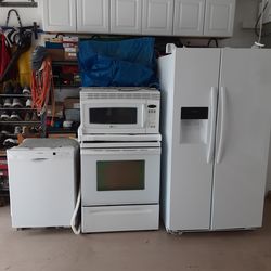 Appliance Package (4) All in perfect condition