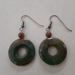ORIENTAL DECOR A PAIR OF CHINESE JADE STONE EARRING 
