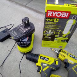 IMPACT DRIVER AND DRILL WITH LIGHT COMBO 