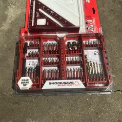 Milwaukee  Impact Driver Set And Rafter Sguert 7