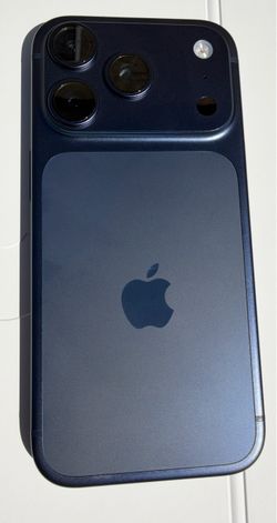 iPhone 17 Pro 256GB – Deep Blue – 100% Battery – Unlocked – Like New