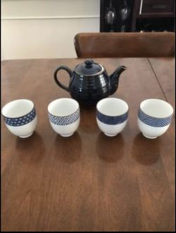 Teavana Blue Tea Pot With Cups