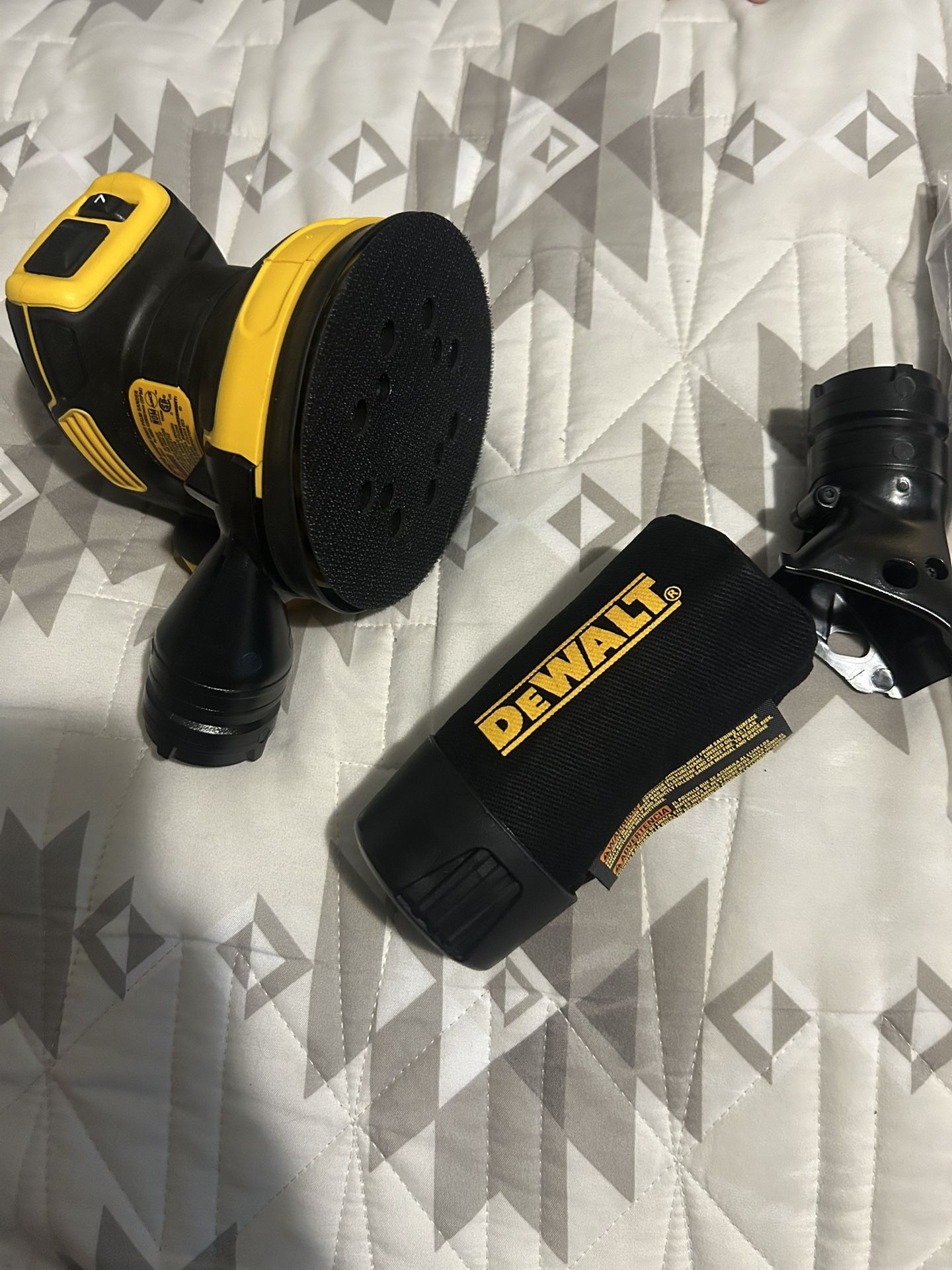 Dewalt Cordless 20v Sander (NEW)