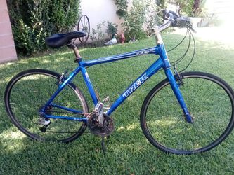Trek FX Hybrid Bike – Lightly Used, Fully Loaded with Value!