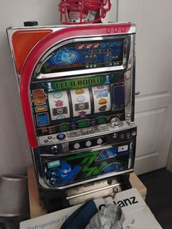 Token slot machine