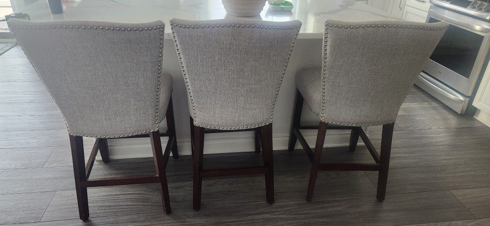 Must Go, Excellent Condition, Island Counter Stool Chairs