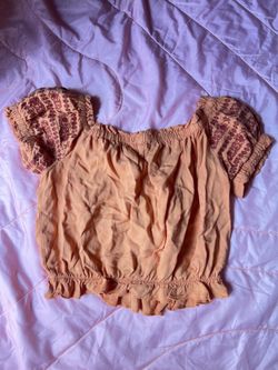 Light orange crop top shirt