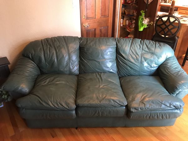 Ing Dark Green Leather Couch In Really Good Condition For Ing Dark Green Leather Couch In Really Good Condition