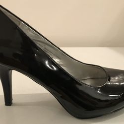 SEVEN PAIR of SIZE 8M 3" HEELS ..... CONDITION is "NEW"
