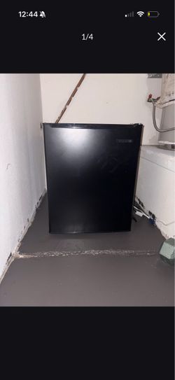 Mini refrigerator