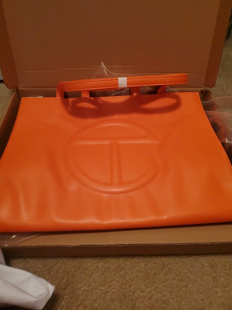 Orange Telfar tote 🍊