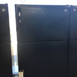 GE 18 Cu Ft Top And Bottom Fridge. 1 year Warranty 