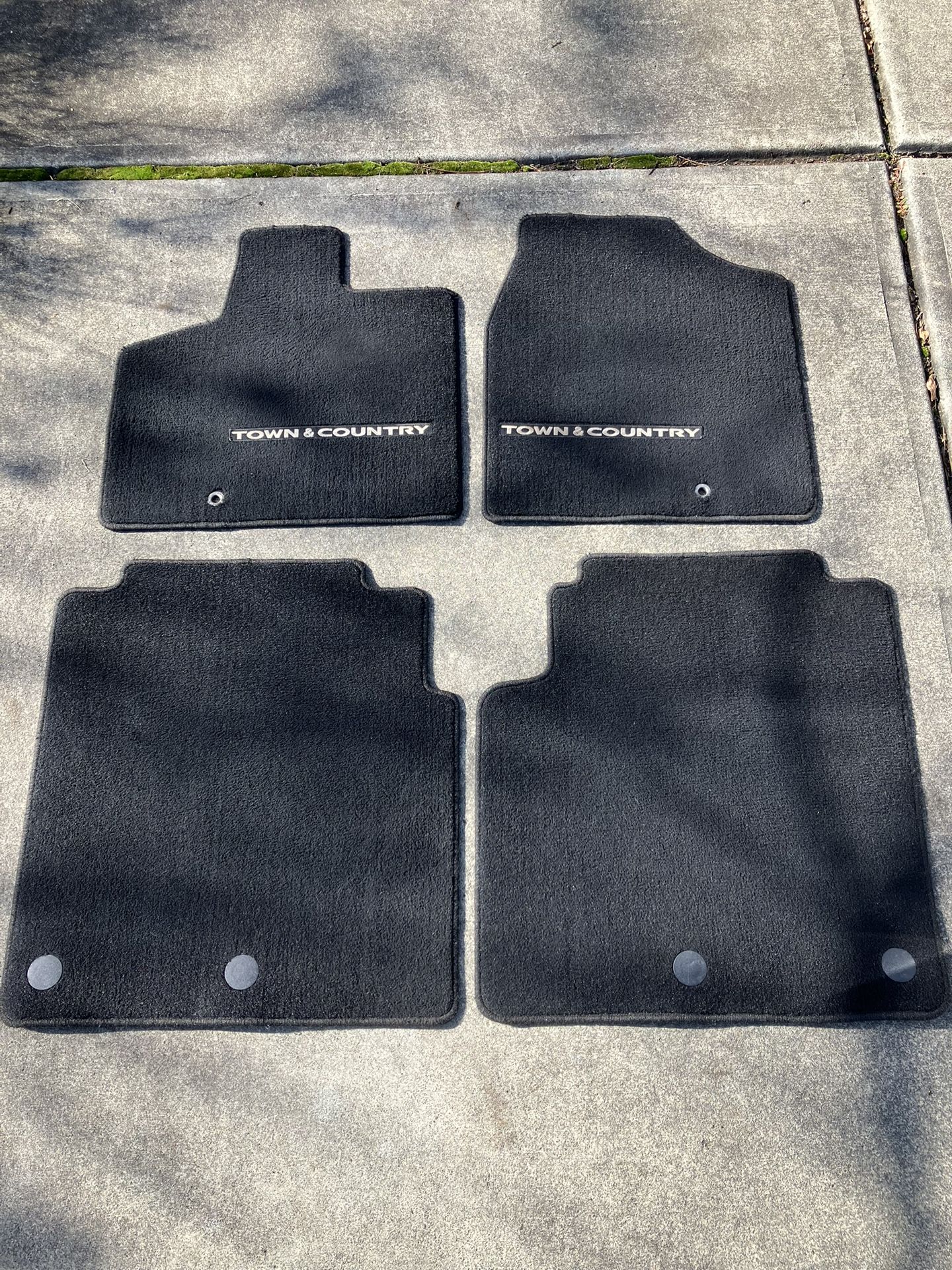 2013 Chrysler Town & Country Floor Mats
