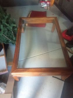 Glass brown coffee table no scratches on the glass