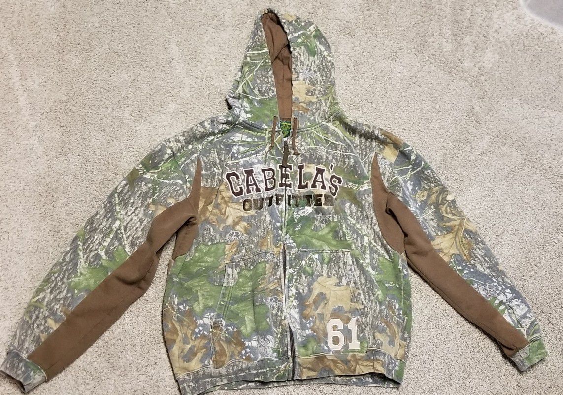 Cabela's hooded sweatshirt mossy oak print outfitter