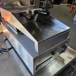 
Roundup / Antunes (contact info removed) VS200ADB Variety Steamer 22.13"L X 11.75" w x 10.25"h Excellent Condition !!
