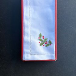 Harry And David Table Napkins  (4 Total)