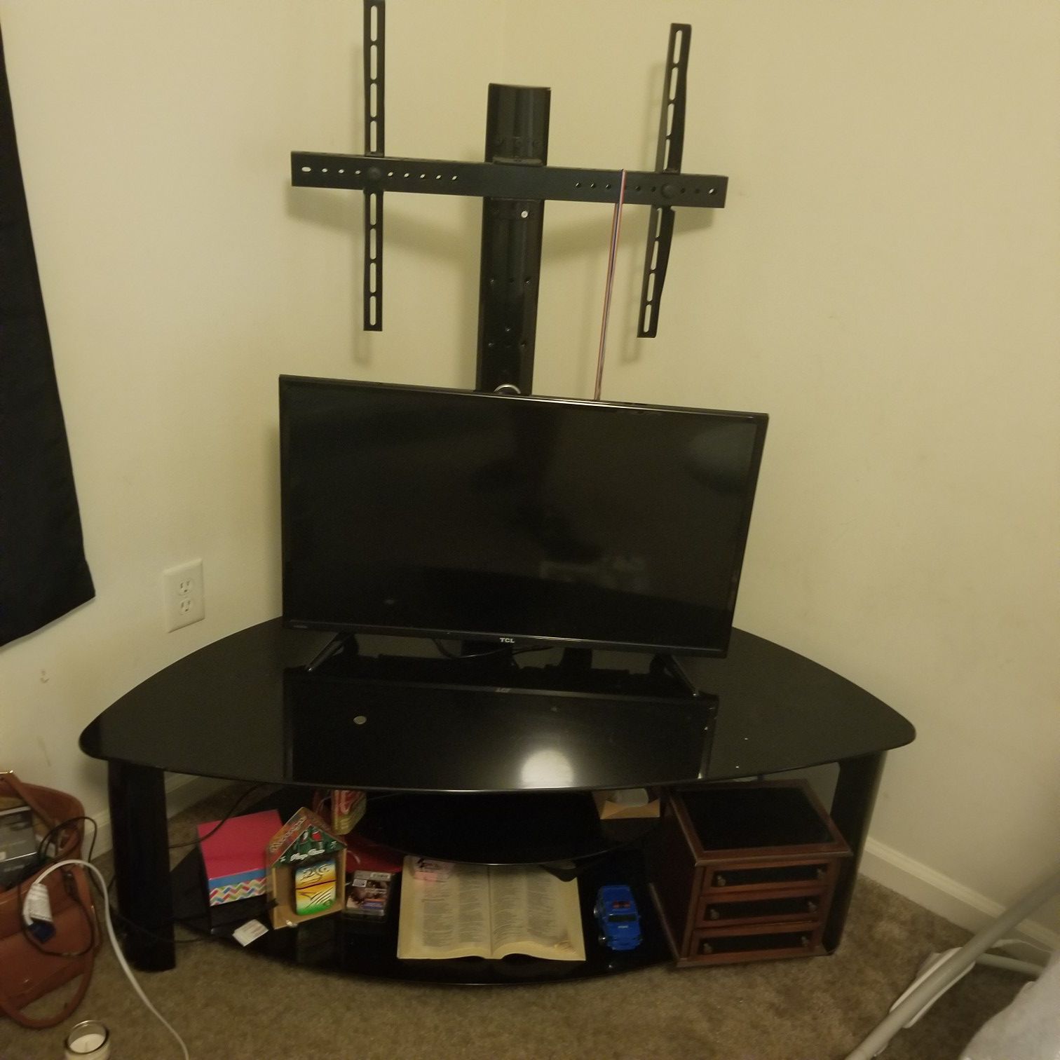 TV stand + 32" tv