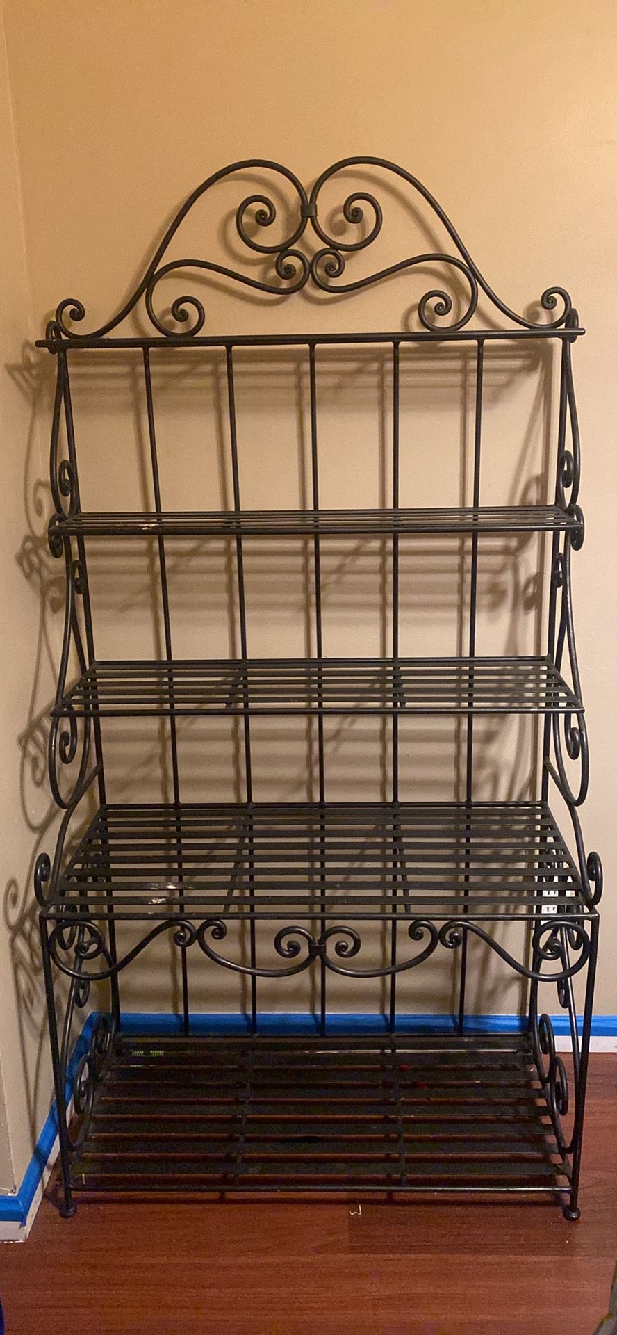 6 Ft 5-tier Iron Bakers rack