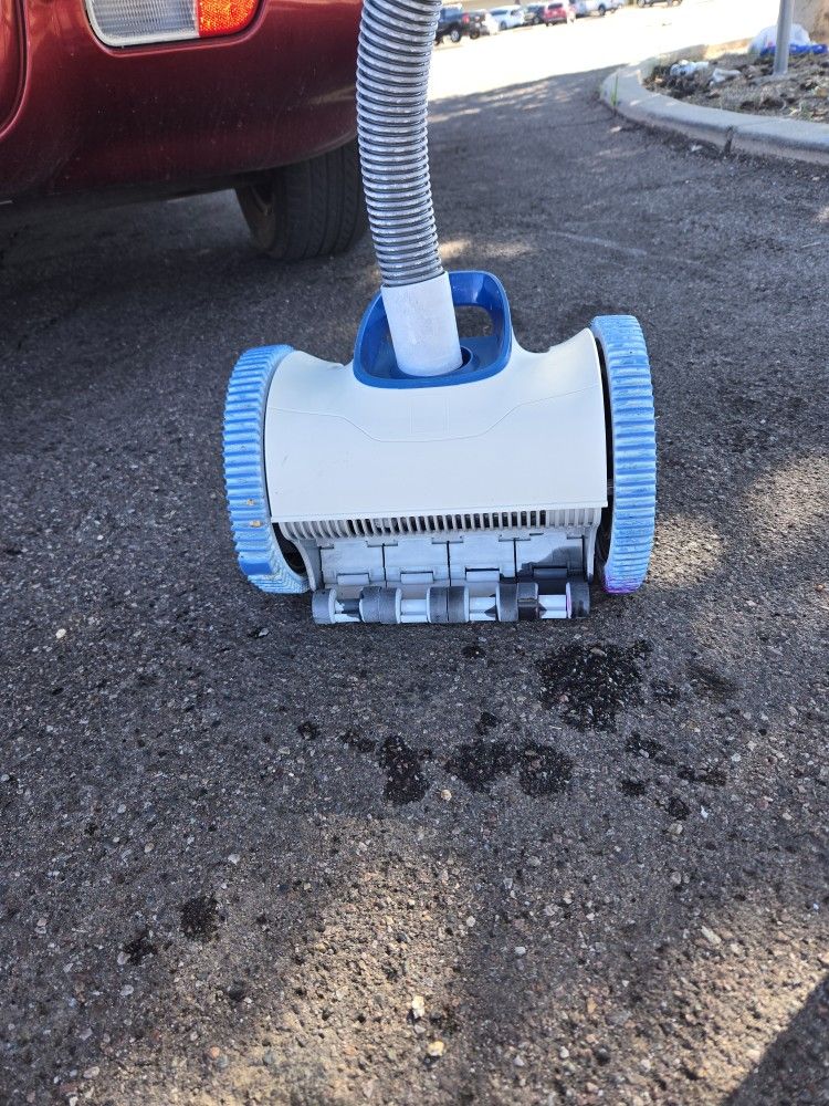 Hayward Aquanaut Pool Vacuum 