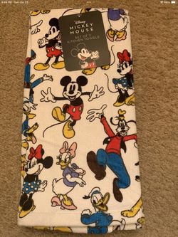 Mickey Minnie Donald Daisy Duck goofy Pluto set of 2 kitchen towels