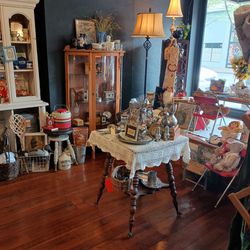 ANTIQUES AND VINTAGE various Prices 