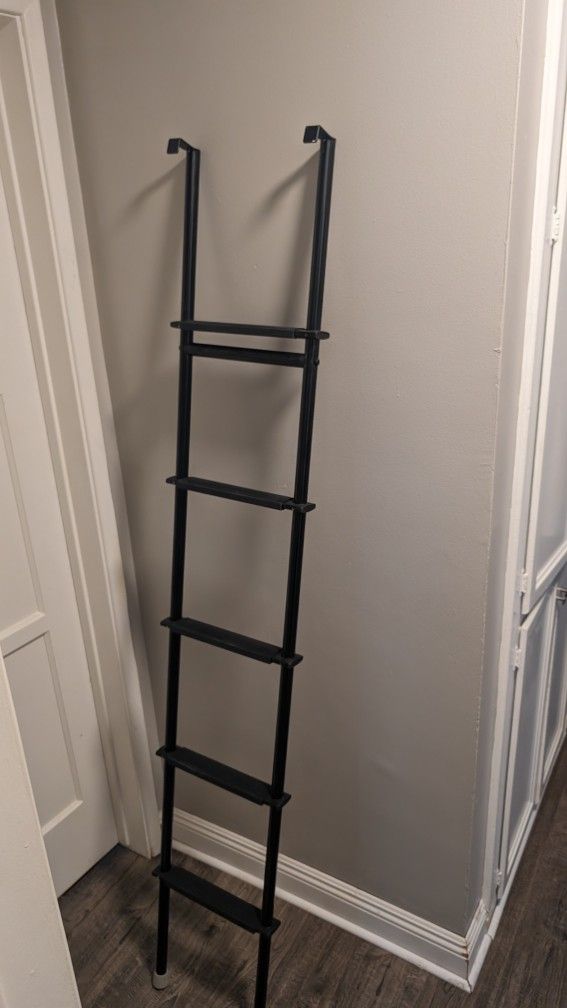 RV /Toy Hauler Ladder