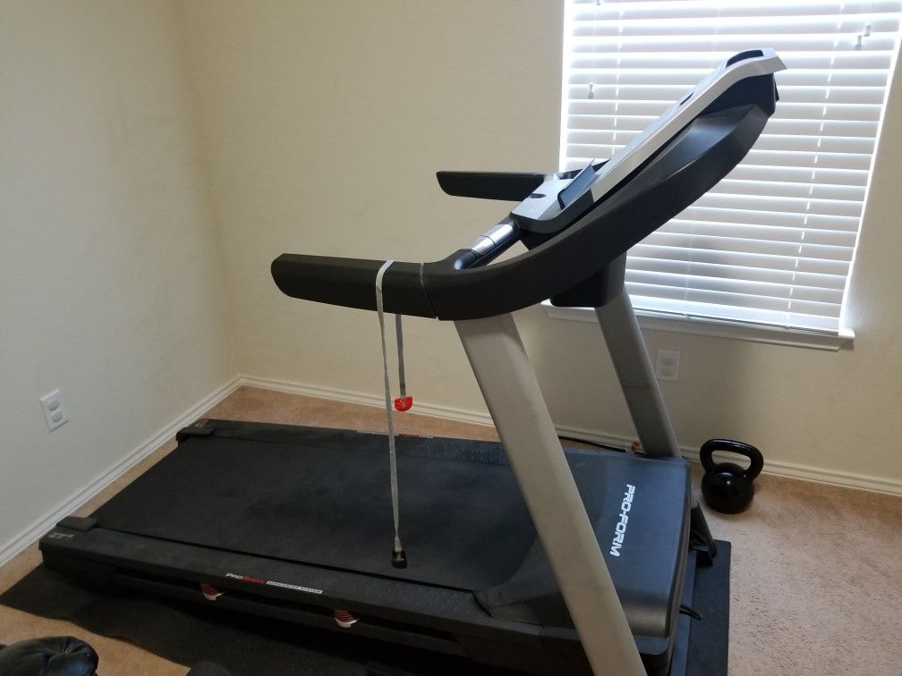 proform zt6 treadmill for Sale in San Antonio, TX OfferUp