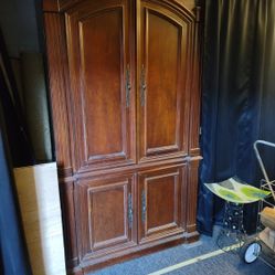 Nice Armoire/ TV/ Storage