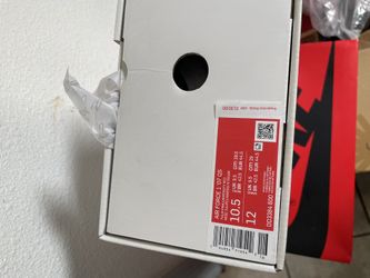 10.5 New $160