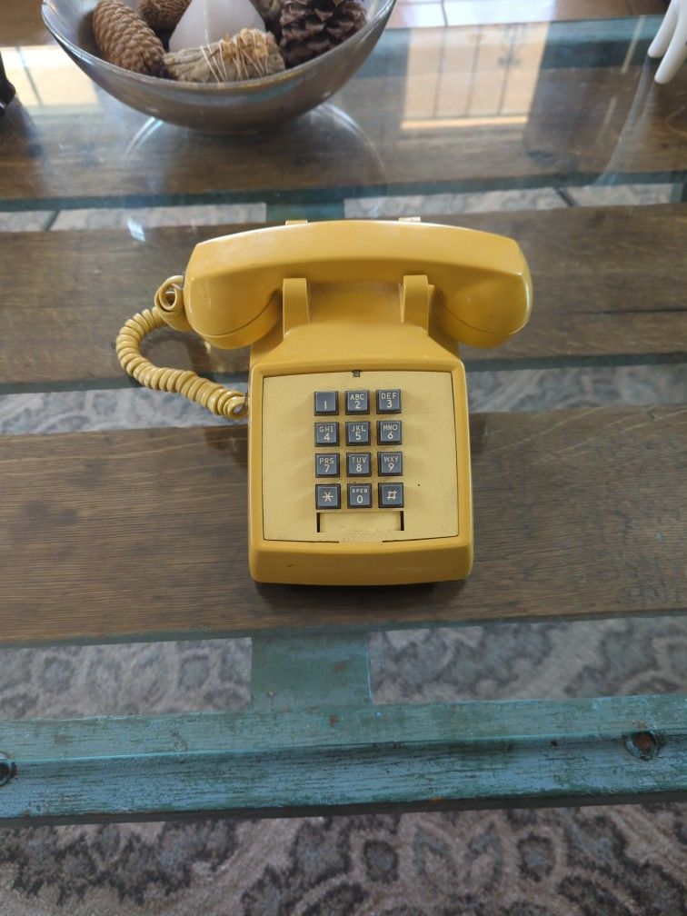 Vintage Bell System Western Electric Telephone model 2500