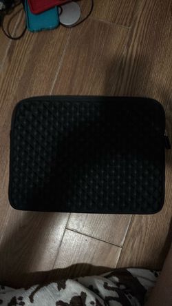 Black Quilted Laptop Sleeve with Zipper