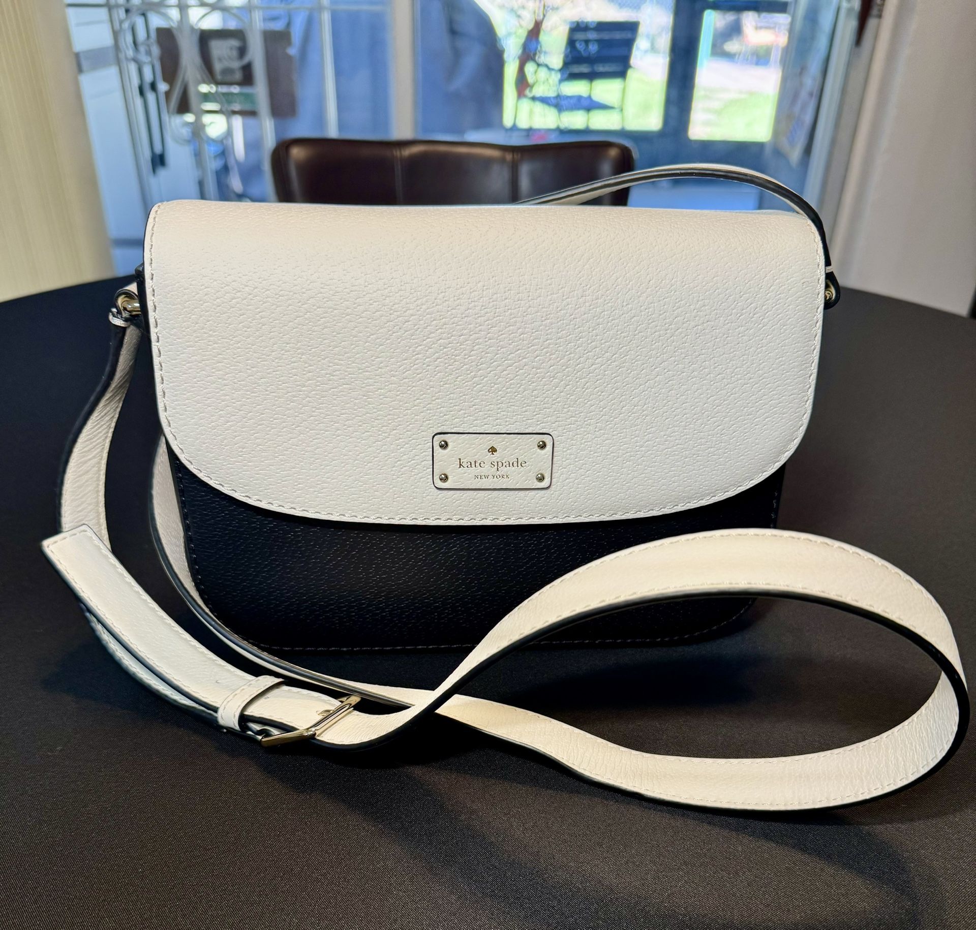Kate Spade New York Colorblock Ivory Black Leather Small Crossbody Bag