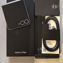 Samsung galaxy z flip6 256GB like new