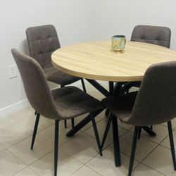 Table With 4 Chairs