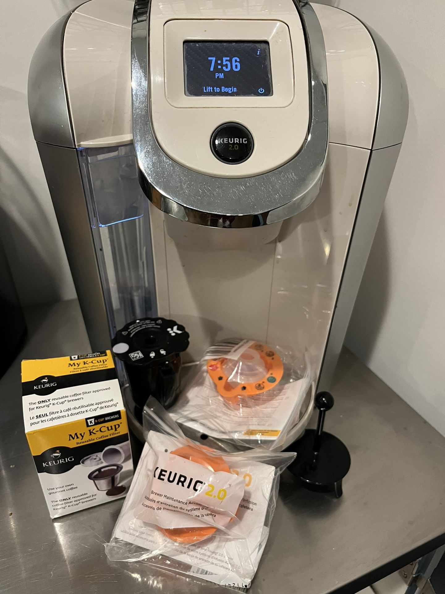 Keurig K400 2.0 Brewing System - Beige. Includes 2 Reusable Coffee Filters